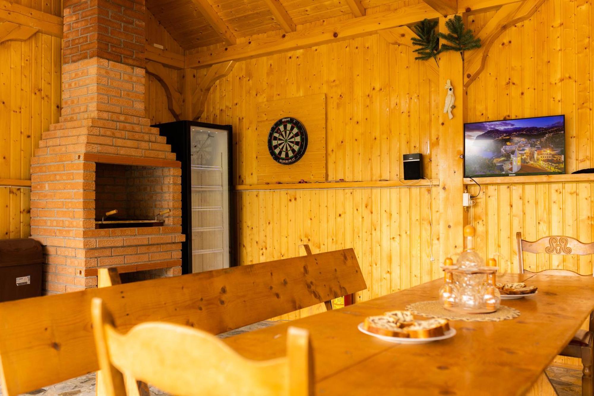Casa De Vacanta Cu Piscina Incalzita&Jacuzzi Pietrari Esterno foto