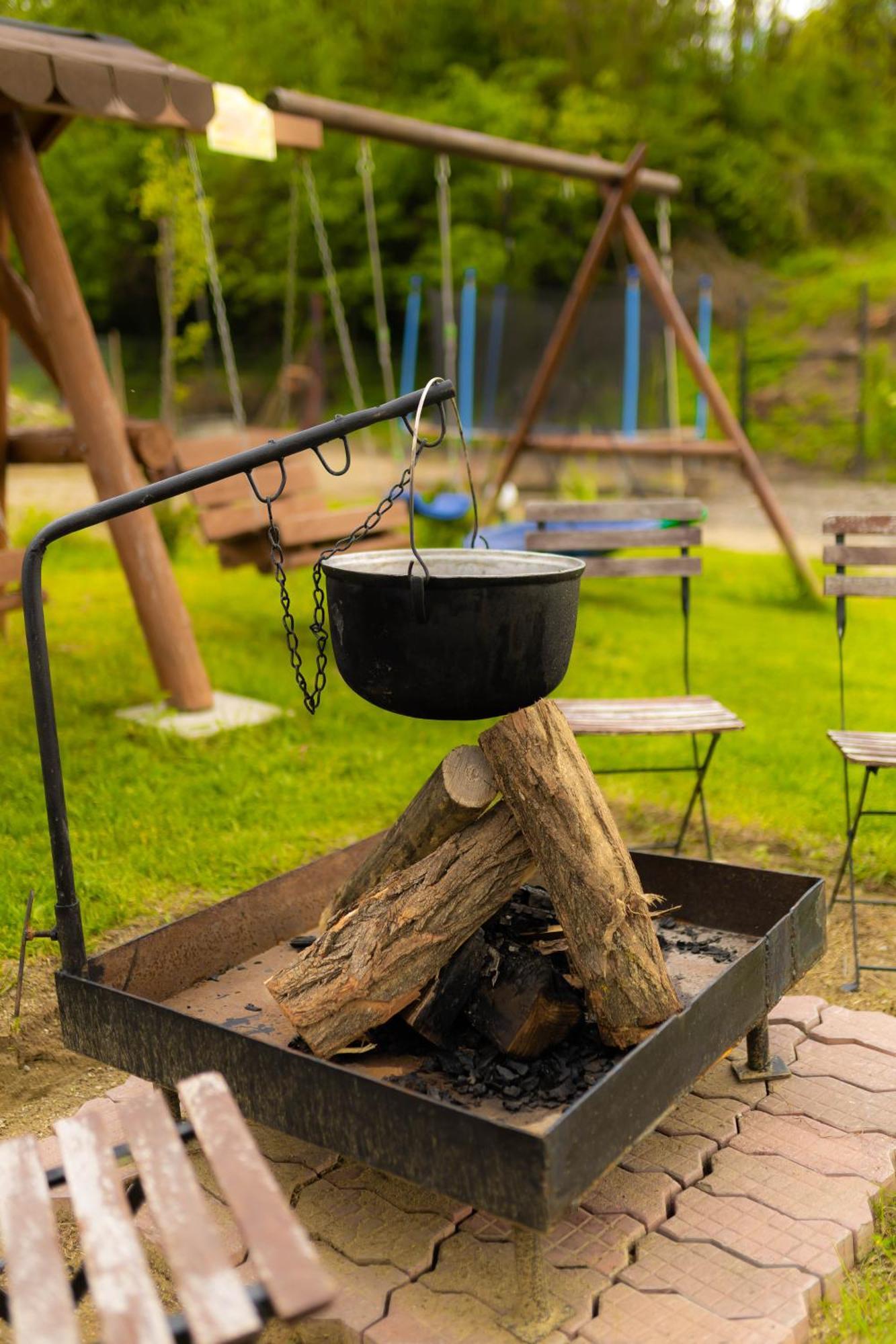 Casa De Vacanta Cu Piscina Incalzita&Jacuzzi Pietrari Esterno foto